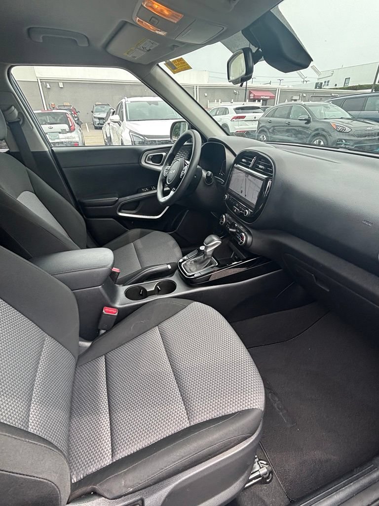 Used 2023 Kia Soul S FWD image 24