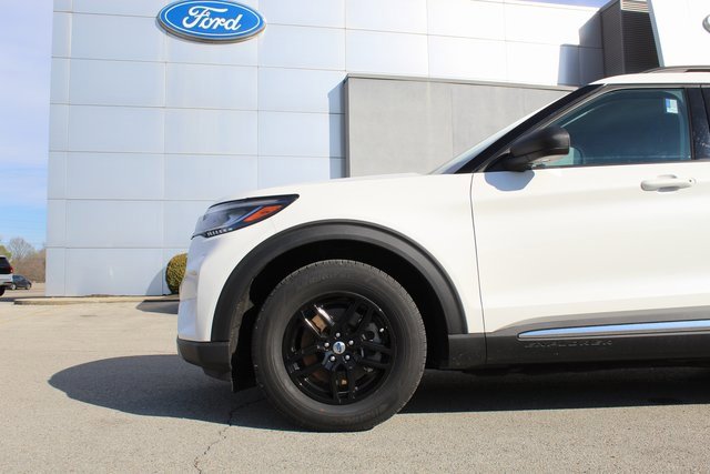 Used 2025 Ford Explorer Active RWD image 8