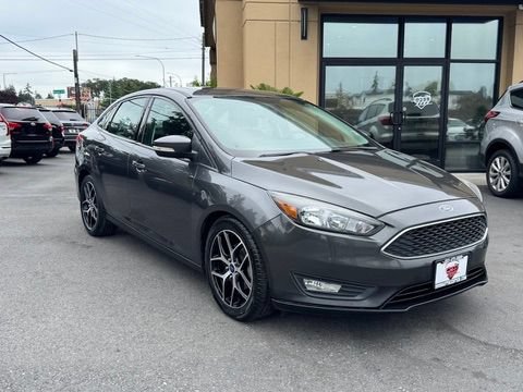Used 2017 Ford Focus SEL w/ Cold Weather Package FWD image 1
