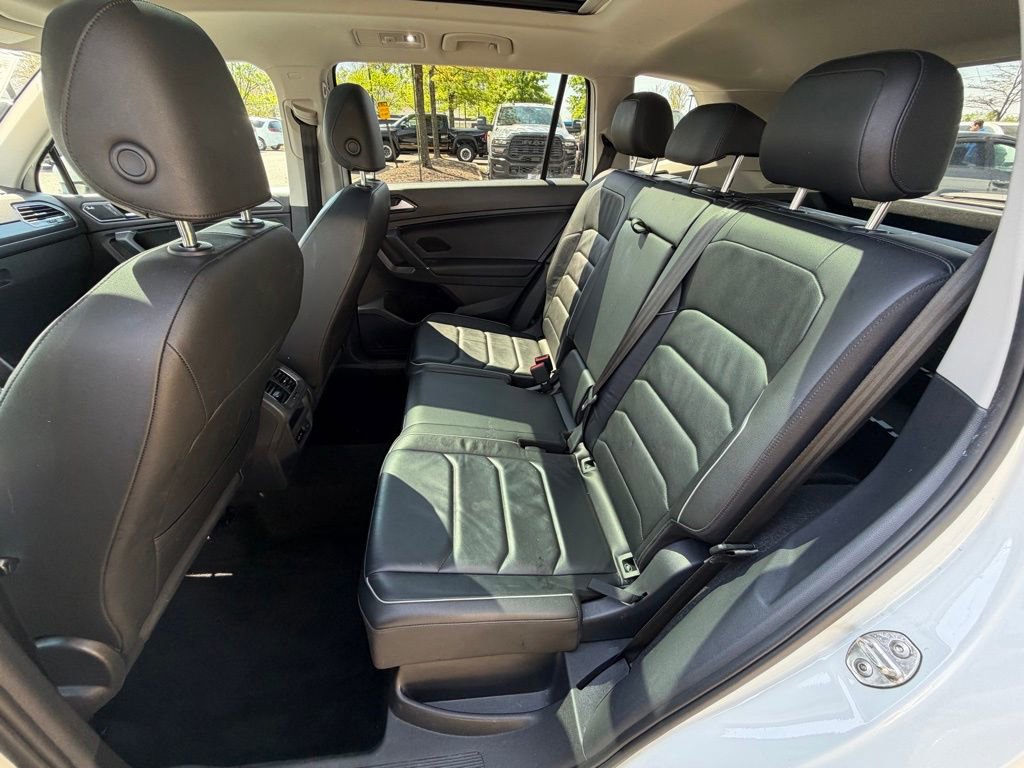 Used 2018 Volkswagen Tiguan SEL Premium AWD/4WD image 17