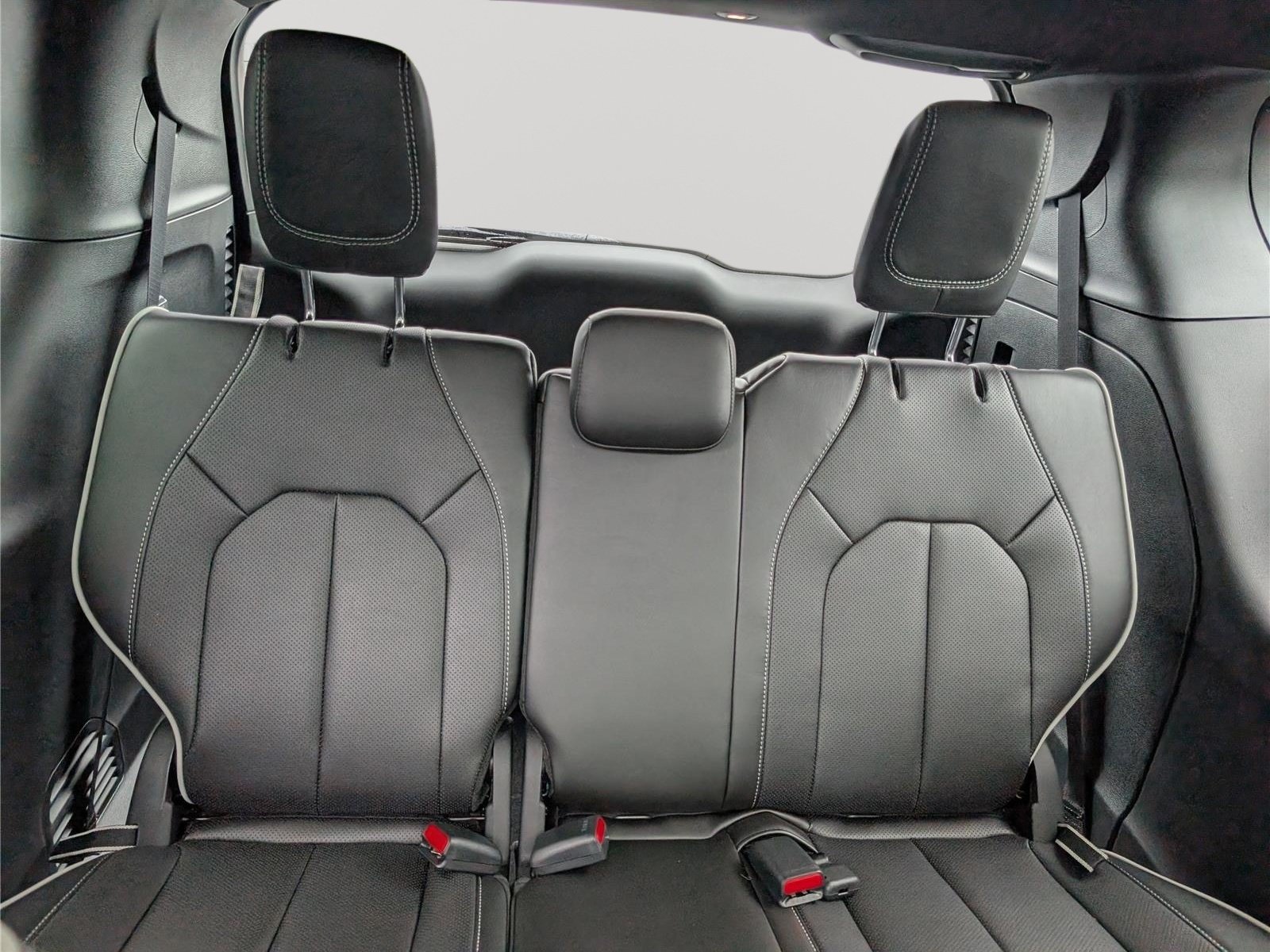 New 2027 Chrysler Pacifica Limited FWD image 9