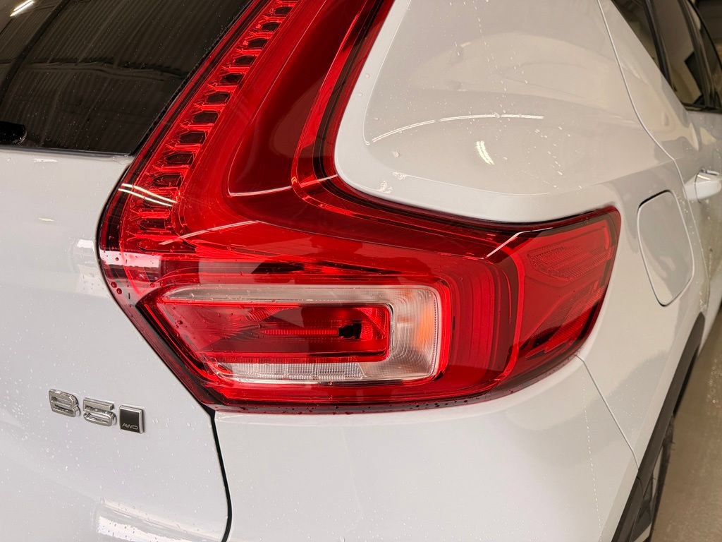 Used 2026 Volvo XC40 B5 Plus AWD/4WD image 5