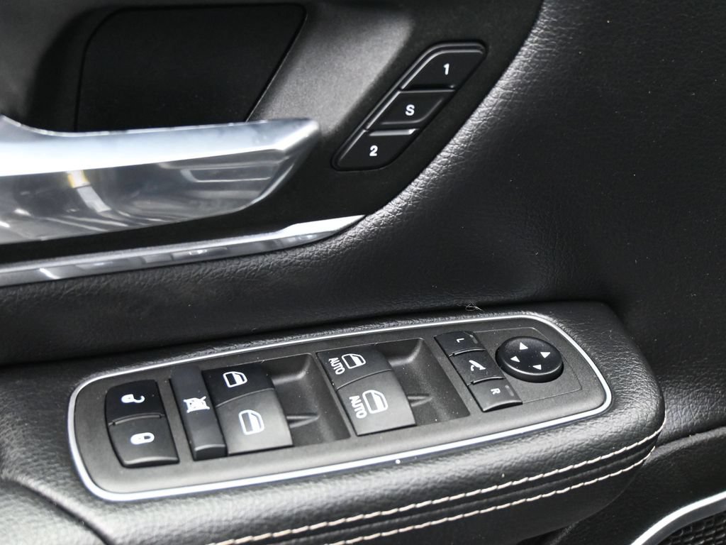 Used 2021 RAM 1500 Laramie RWD image 4
