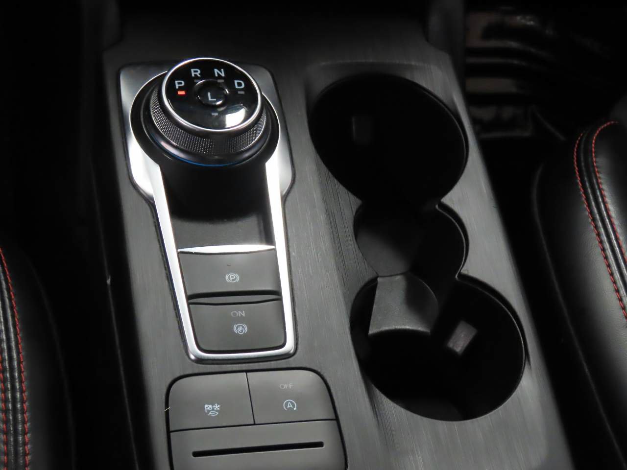 Used 2024 Ford Escape ST-Line w/ Cold Weather Package FWD image 11