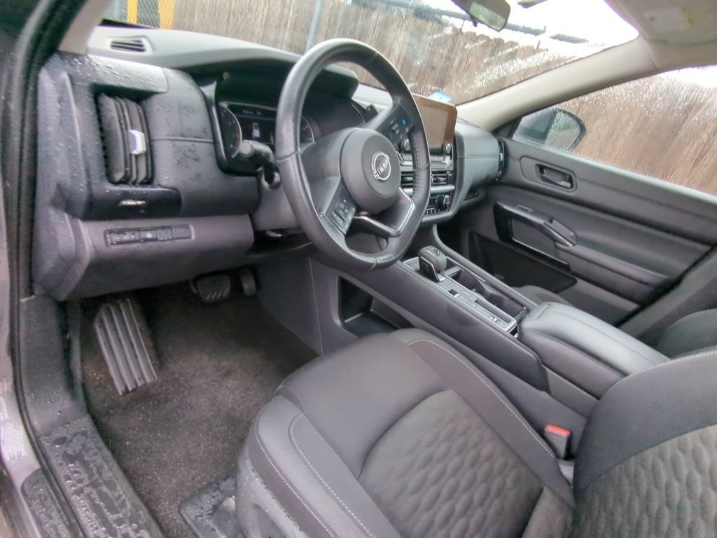 Used 2024 Nissan Pathfinder SV FWD image 7