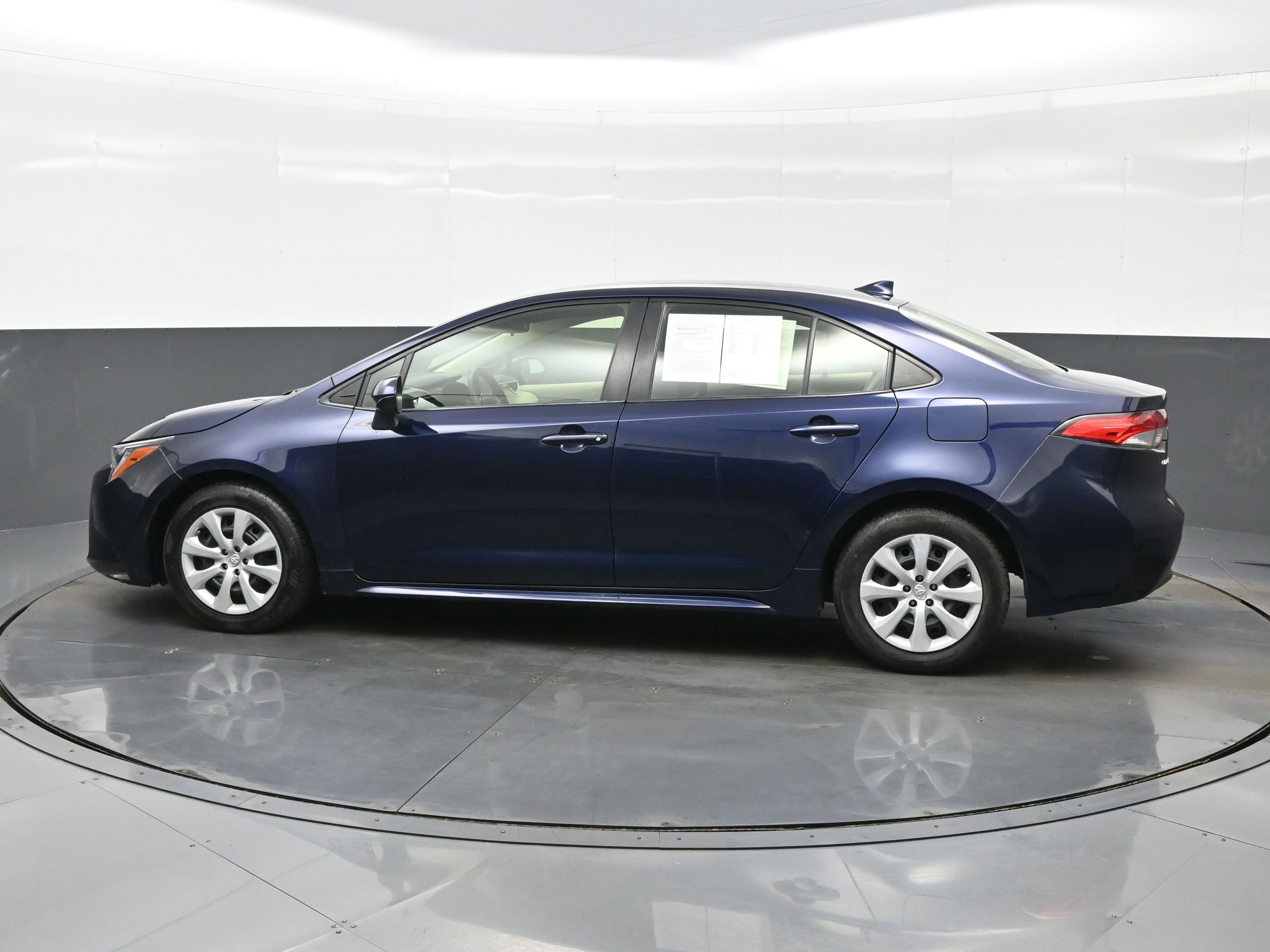 Used 2021 Toyota Corolla LE w/ Carpet Mat Package (TMS) image 3