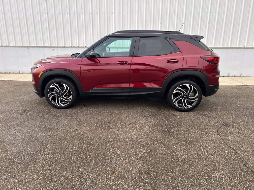 Used 2025 Chevrolet TrailBlazer RS w/ Driver Confidence Package AWD/4WD image 6