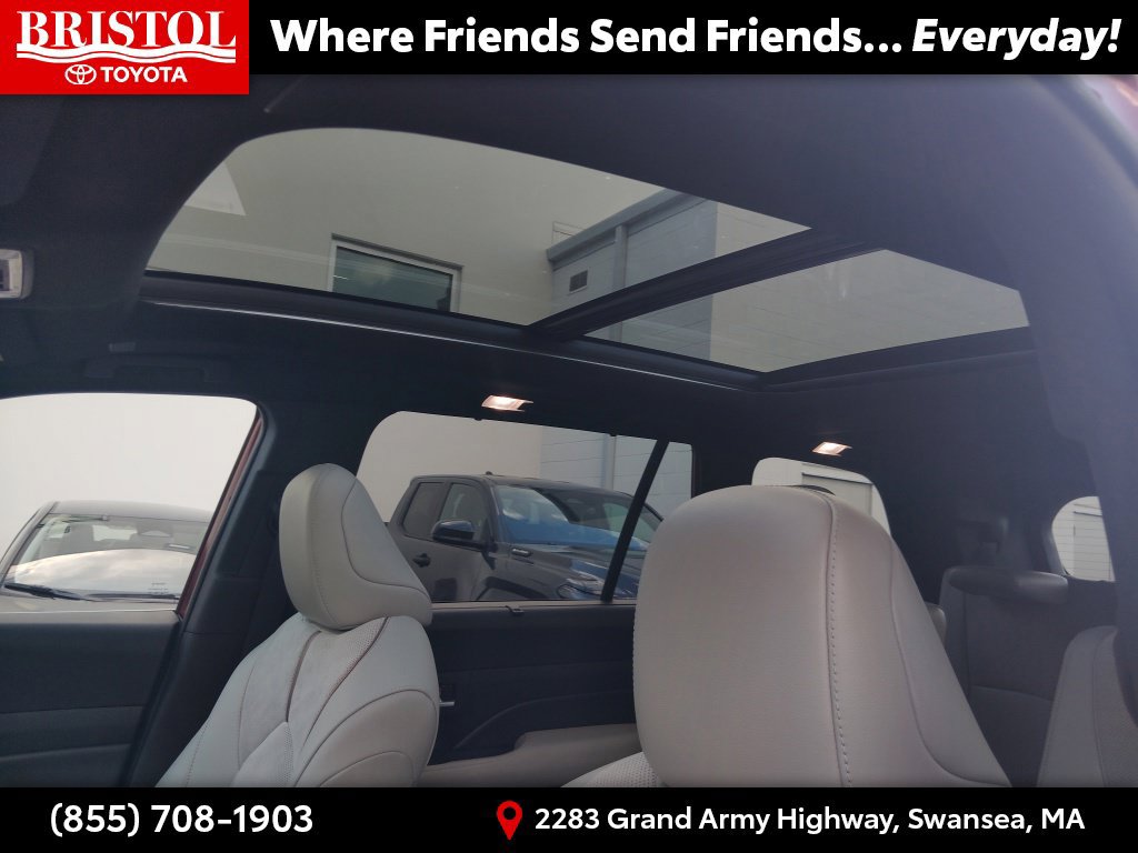Used 2024 Toyota Grand Highlander AWD Hybrid image 21