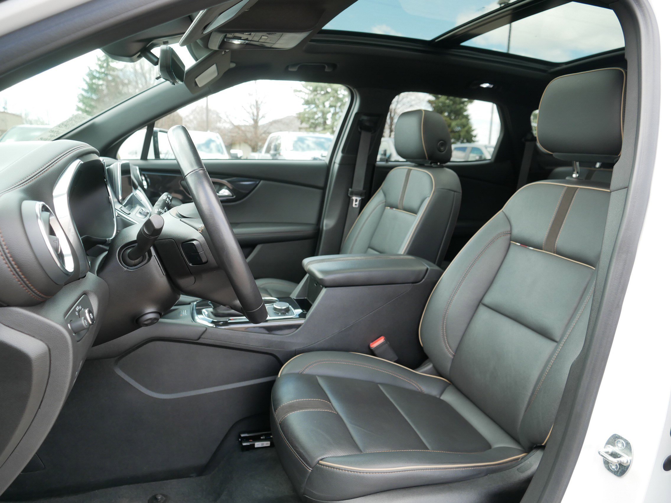 Used 2022 Chevrolet Blazer Premier w/ Enhanced Convenience Package AWD/4WD image 36