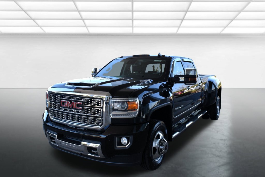 Used 2018 GMC Sierra 3500 Denali w/ Duramax Plus Package AWD/4WD image 5