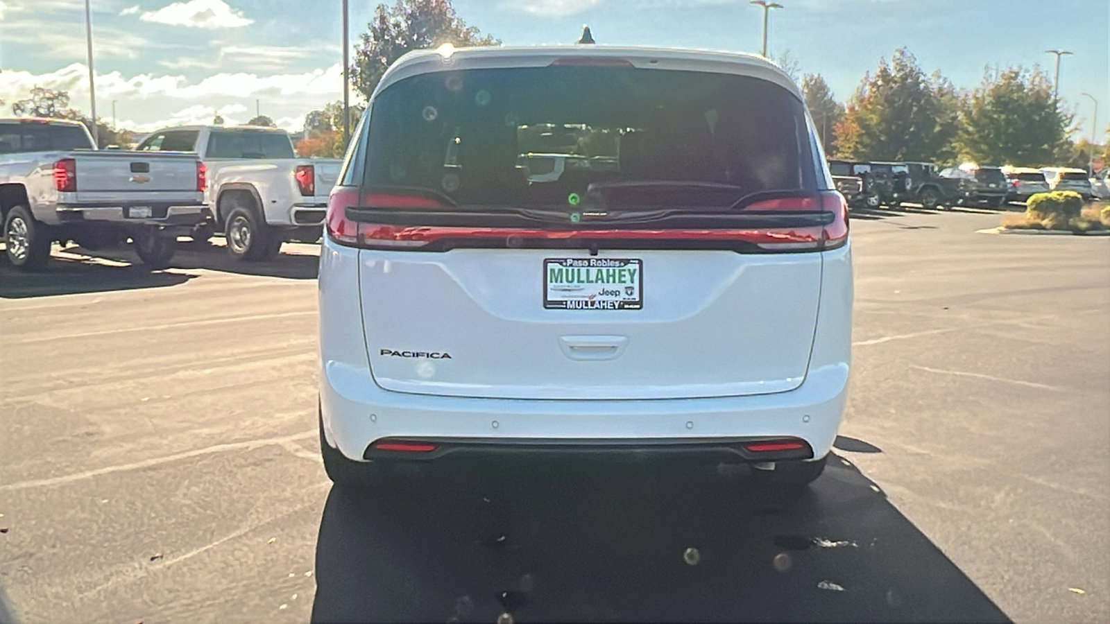 New 2026 Chrysler Pacifica Select image 4