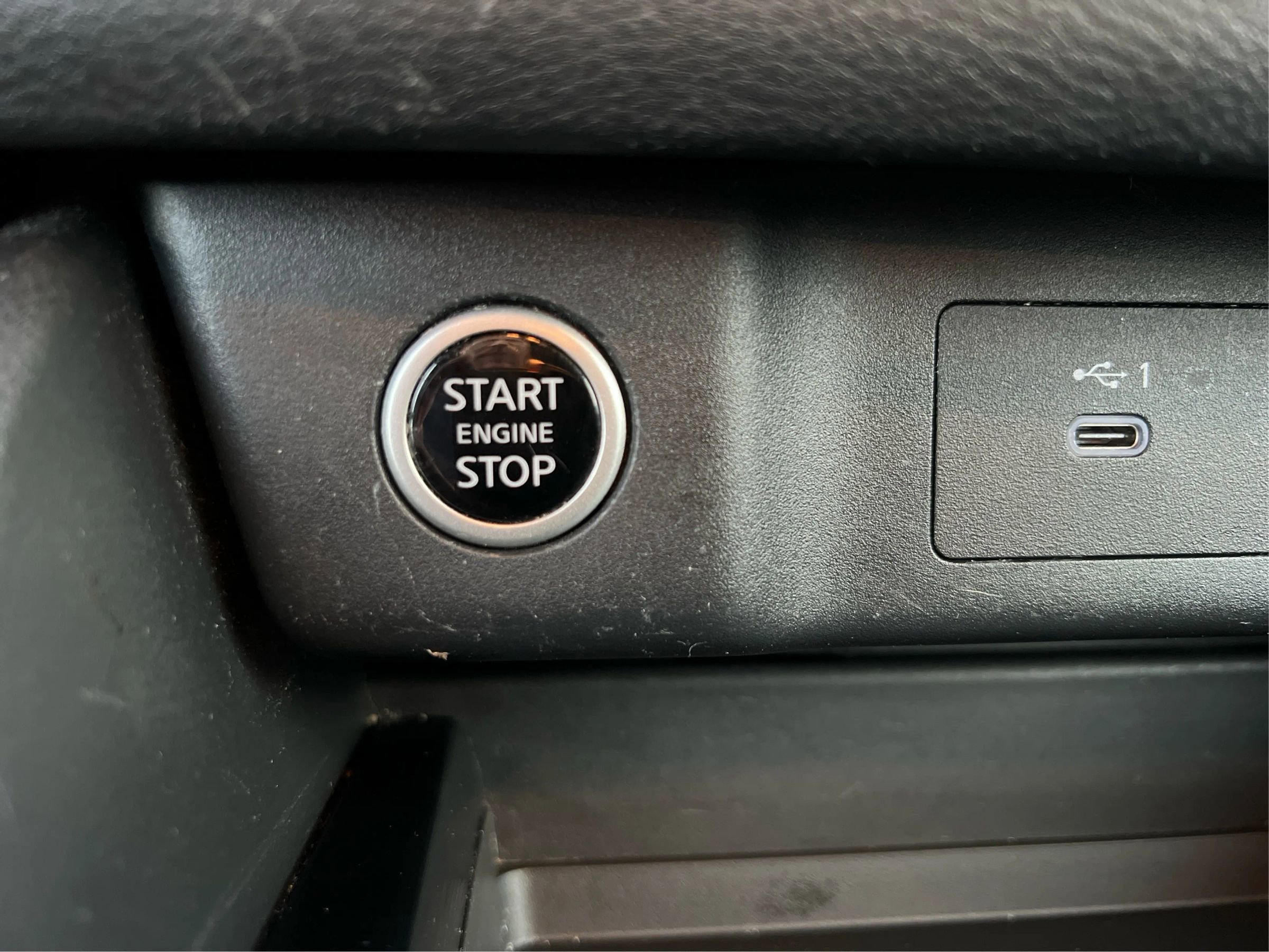 Used 2023 Nissan Rogue SV image 29