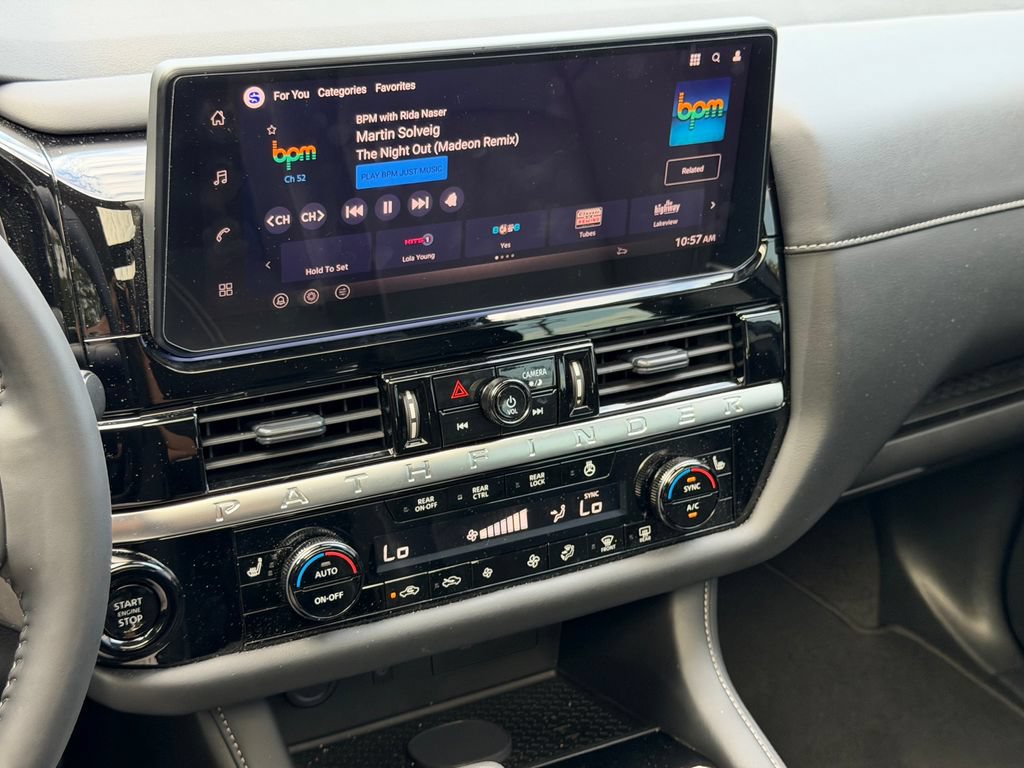 Used 2026 Nissan Pathfinder SL w/ SL Premium Package AWD/4WD image 25