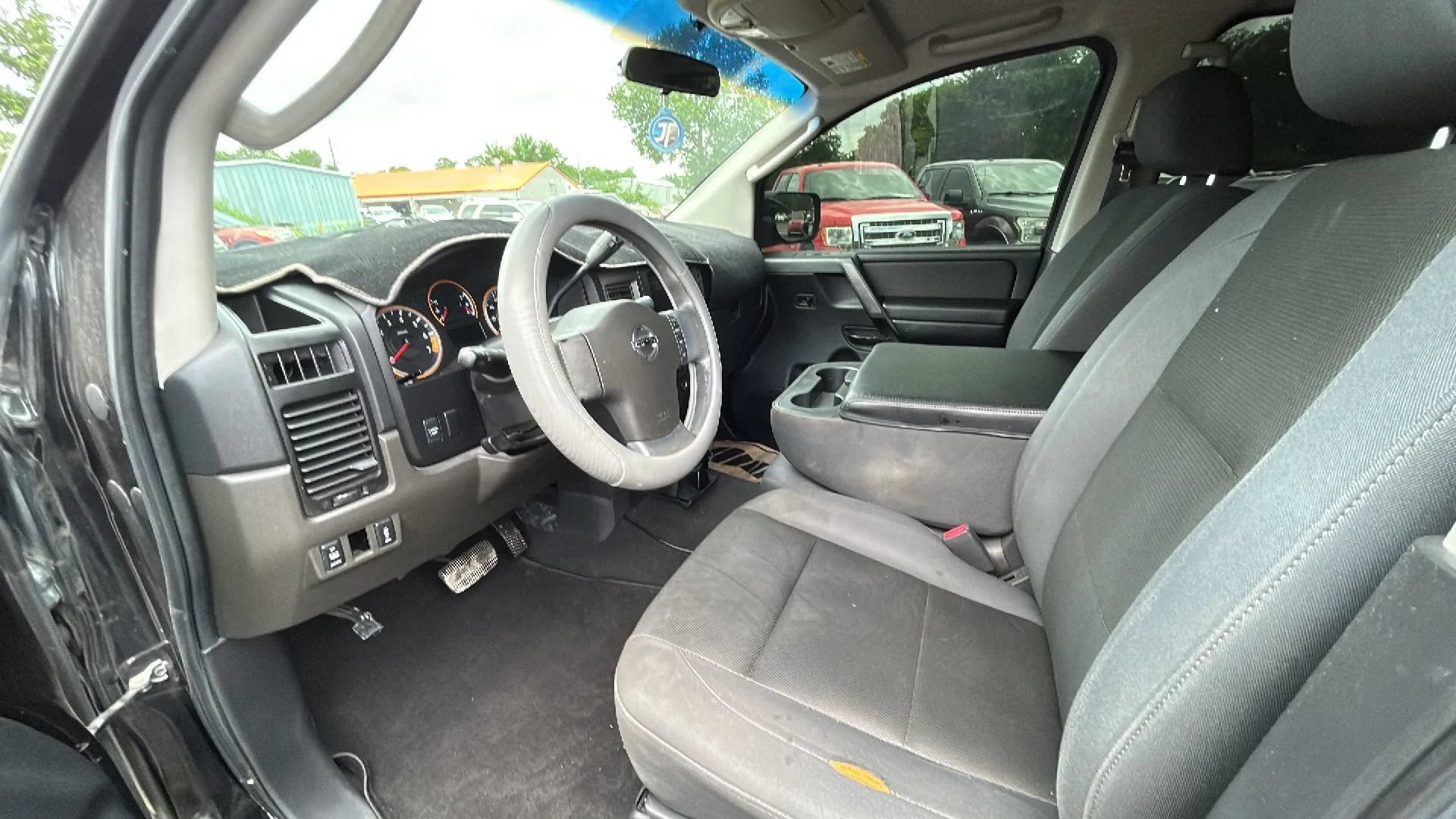 Used 2008 Nissan Titan LE AWD/4WD image 8