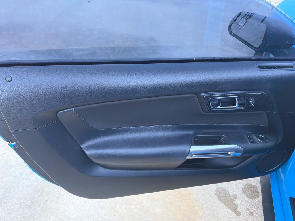 Used 2017 Ford Mustang Coupe RWD image 15