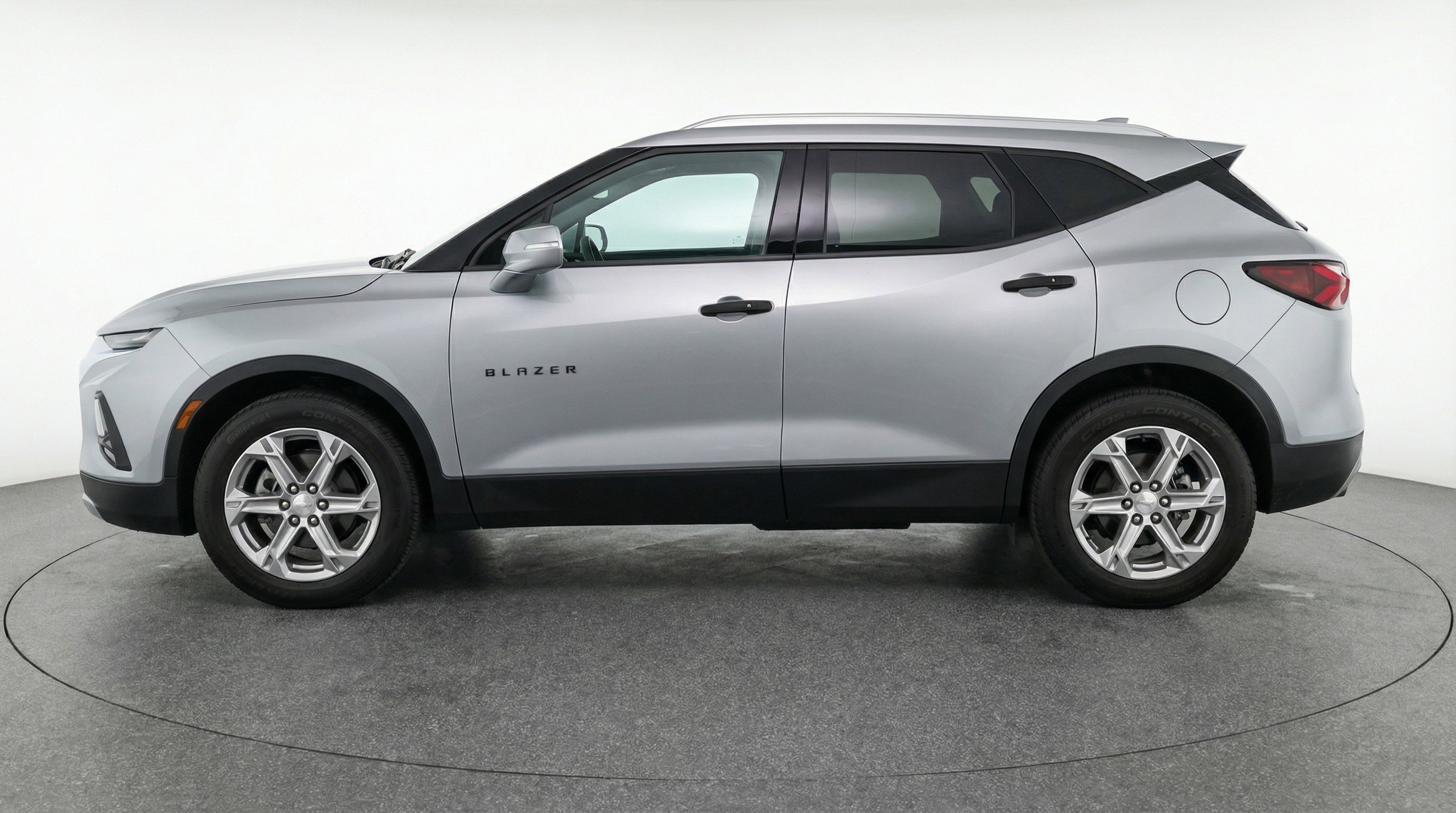 Used 2025 Chevrolet Blazer LT FWD image 5