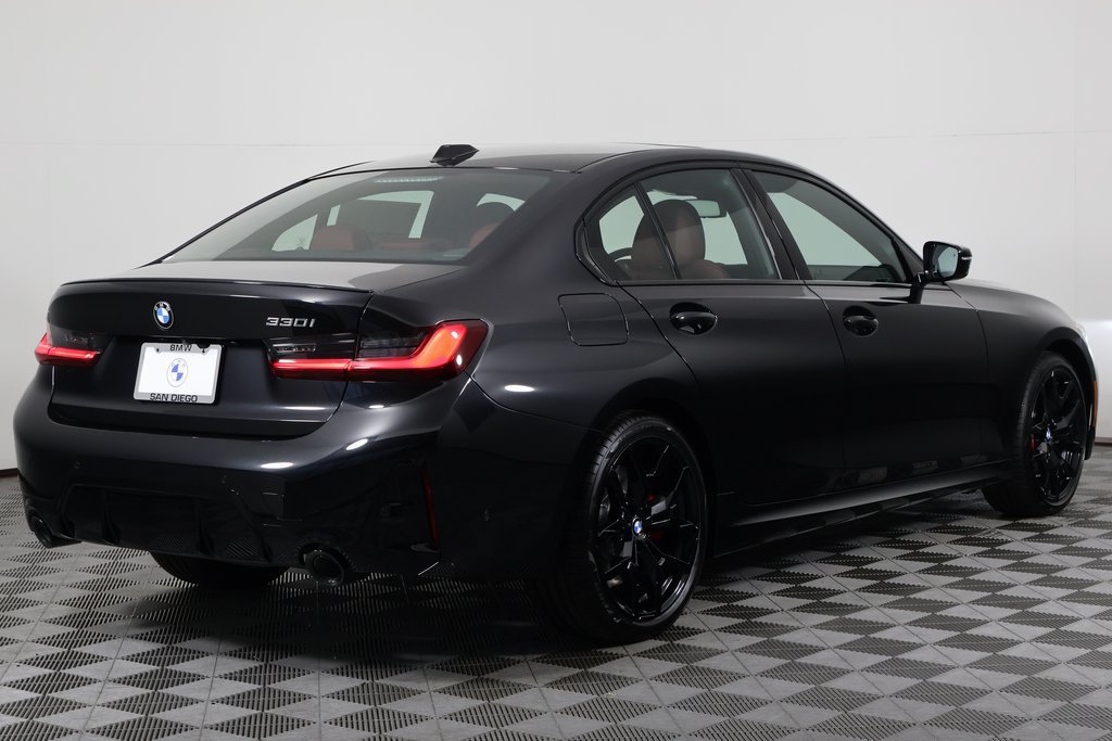 New 2026 BMW 330i Sedan w/ M Sport Package RWD image 2