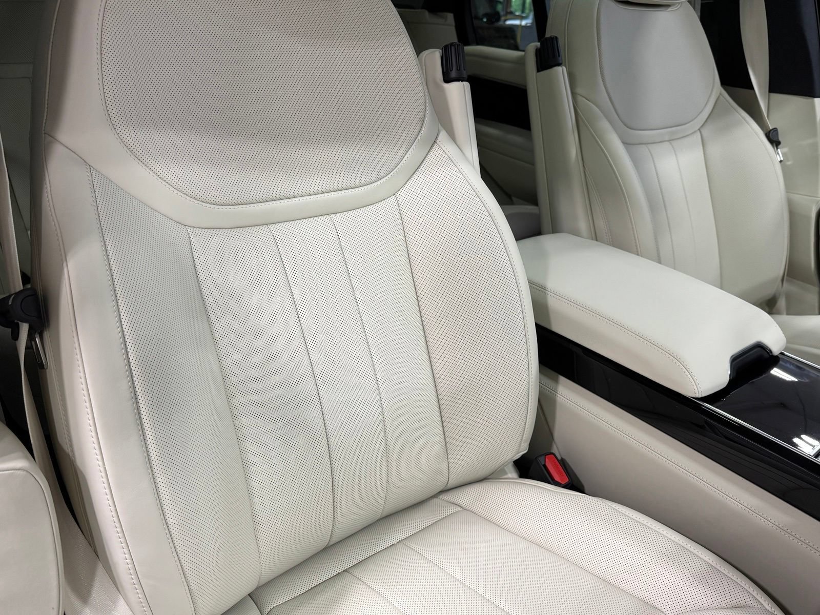 New 2026 Land Rover Range Rover SE AWD/4WD image 50