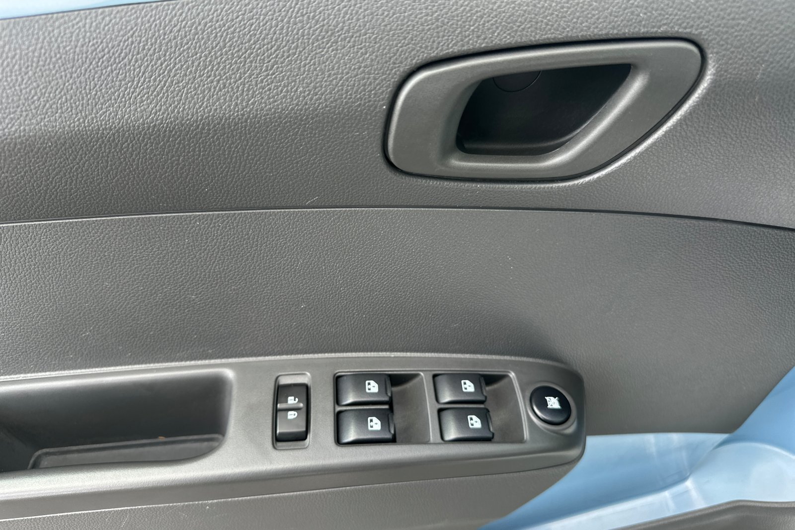 Used 2014 Chevrolet Spark LT FWD image 12