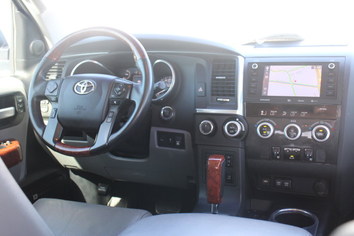 Used 2020 Toyota Sequoia Platinum AWD/4WD image 29