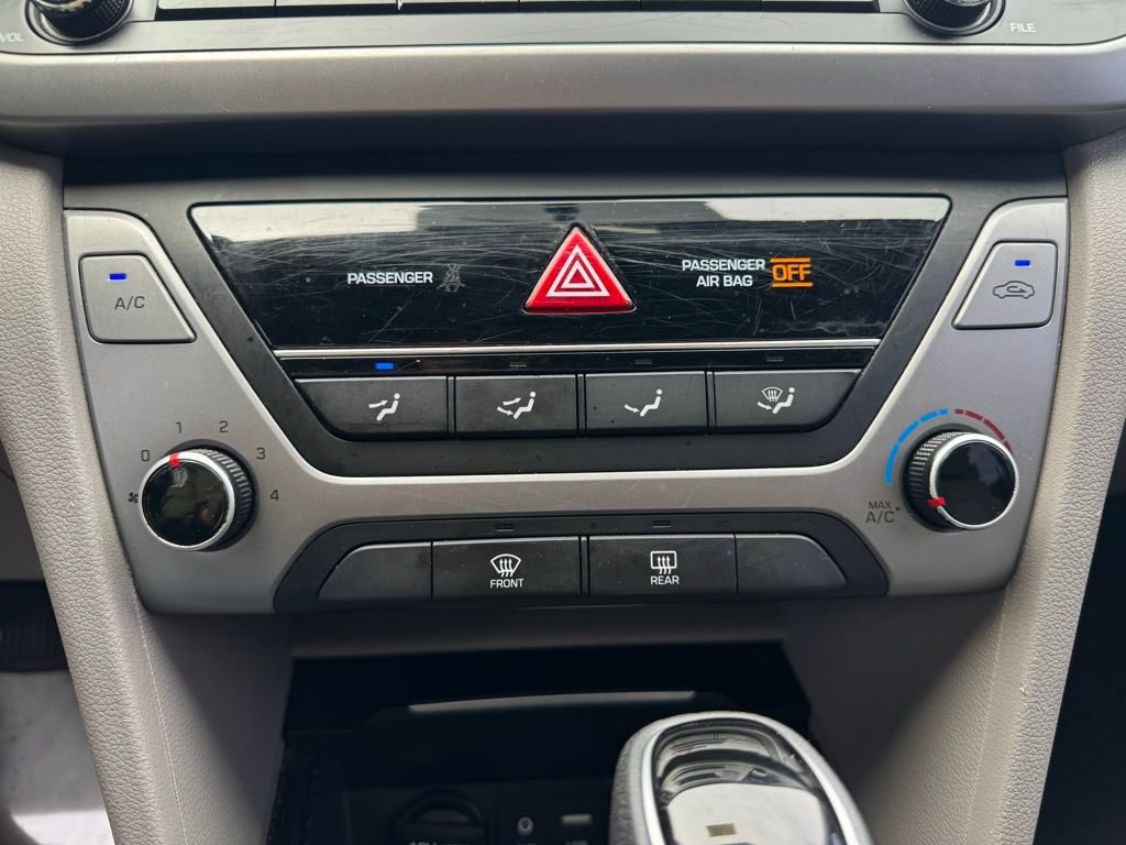 Used 2018 Hyundai Elantra SE image 28