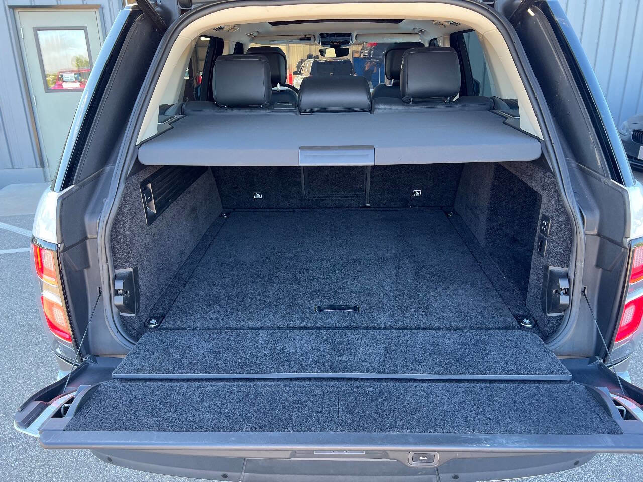 Used 2019 Land Rover Range Rover Supercharged image 30