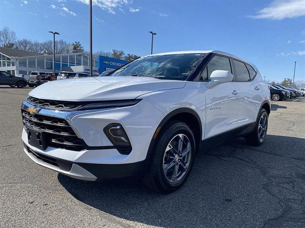 Used 2025 Chevrolet Blazer LT AWD/4WD image 29