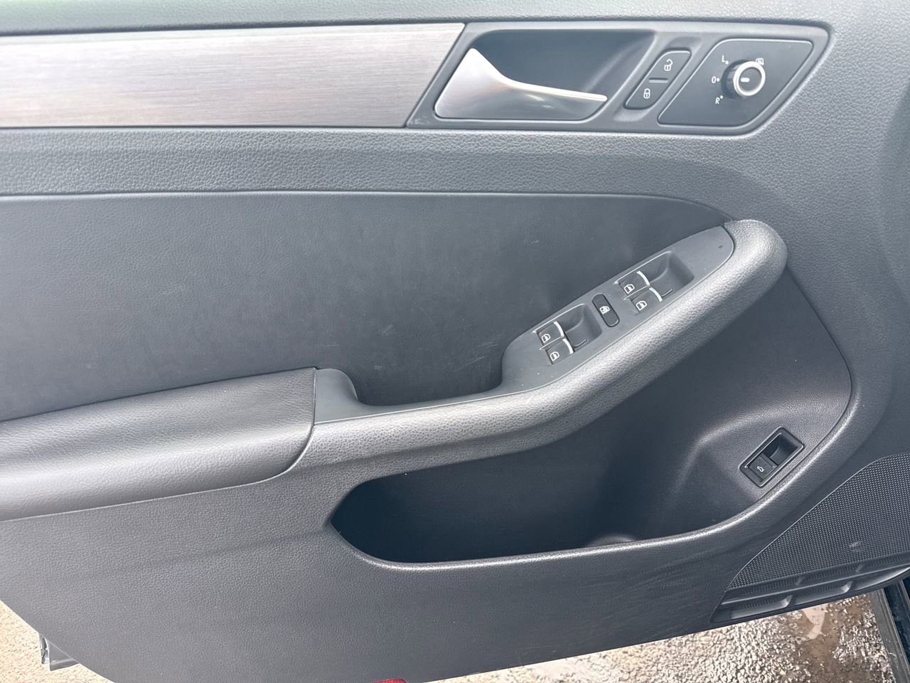 Used 2013 Volkswagen Jetta TDI image 17