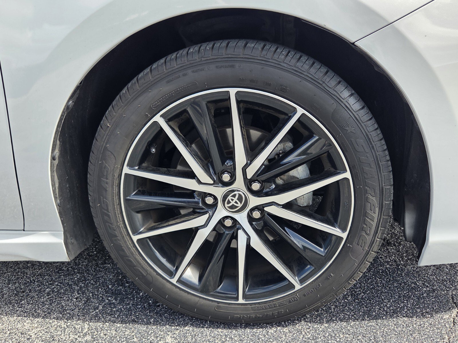 Used 2023 Toyota Camry SE FWD image 9