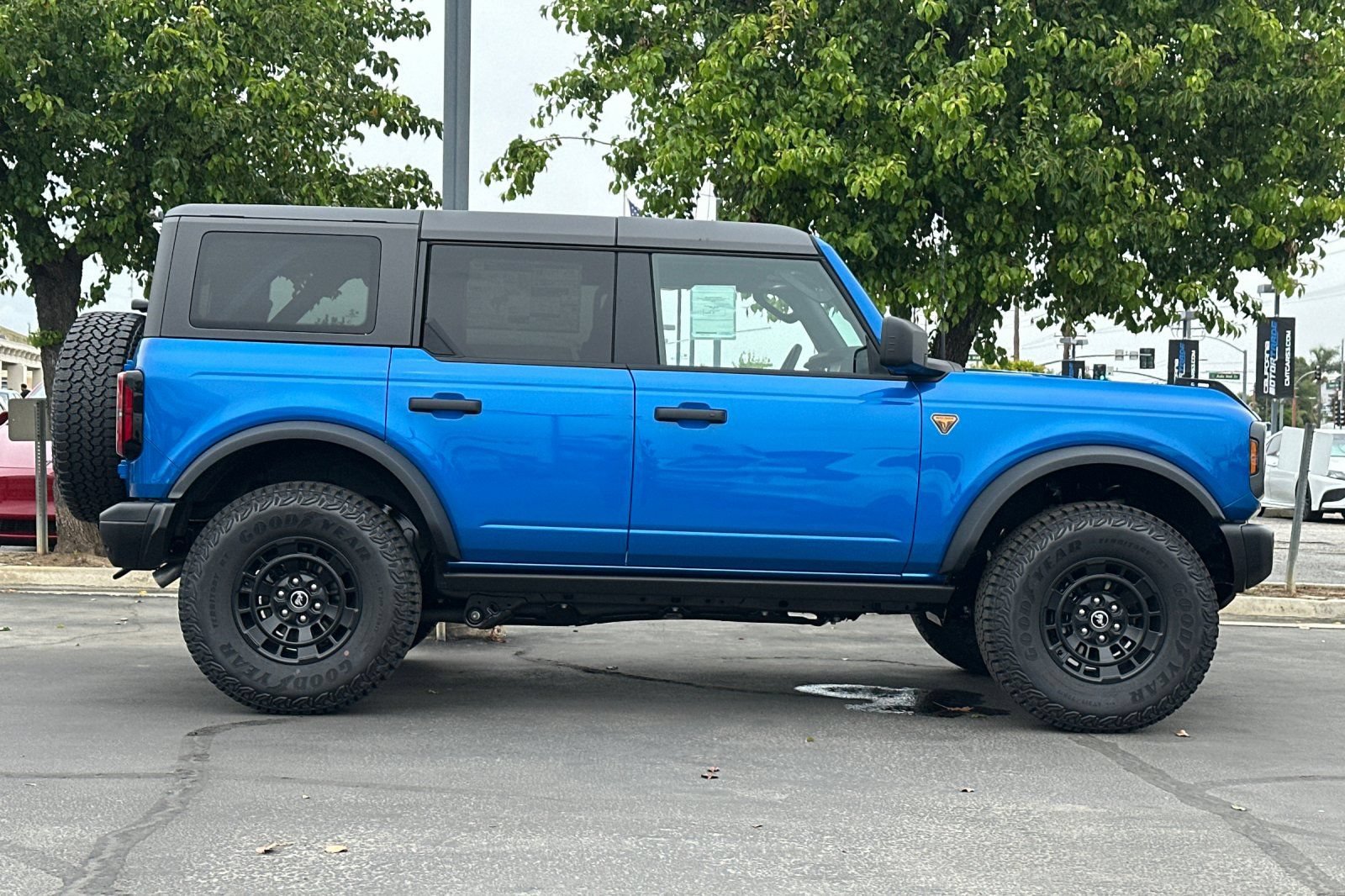 New 2026 Ford Bronco Badlands AWD/4WD image 3