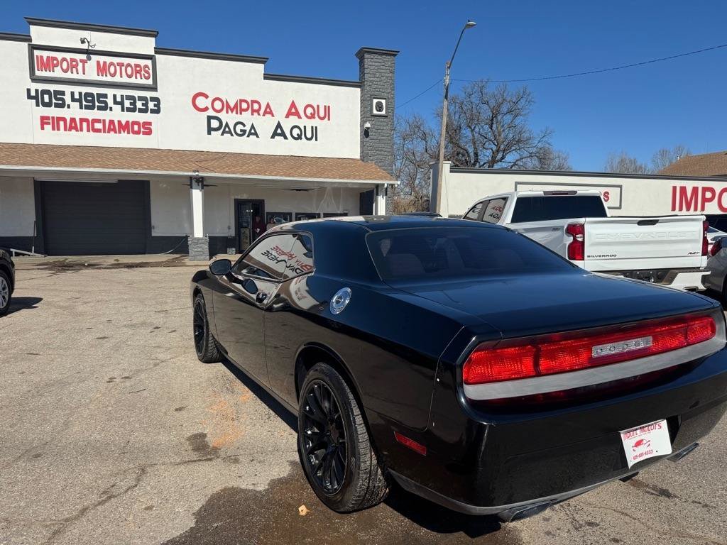 Used 2014 Dodge Challenger SXT RWD image 8