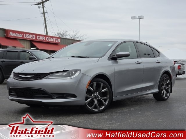 Used 2016 Chrysler 200 S image 1