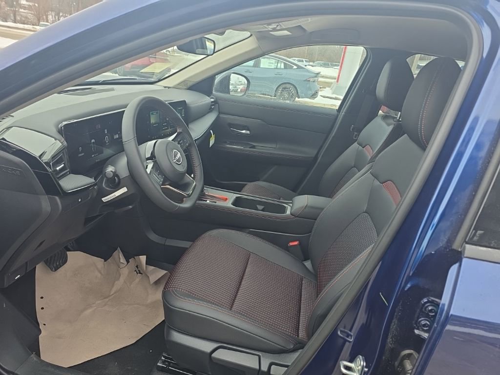 New 2026 Nissan Kicks SR w/ Cold Weather Package image 15