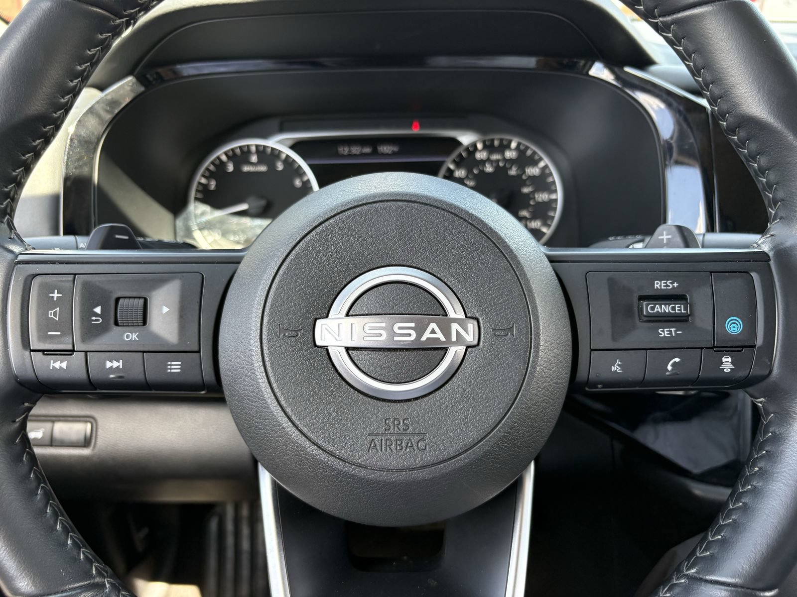 Used 2025 Nissan Pathfinder SV AWD/4WD image 36