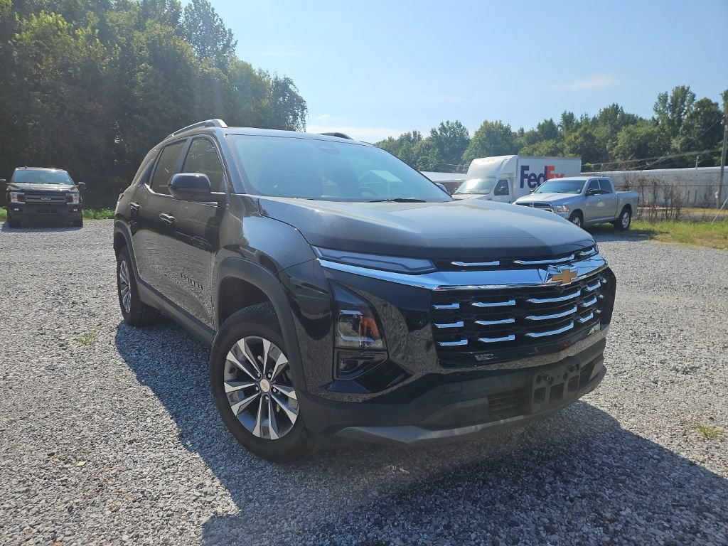 Used 2025 Chevrolet Equinox LT w/ Convenience Package II FWD image 4