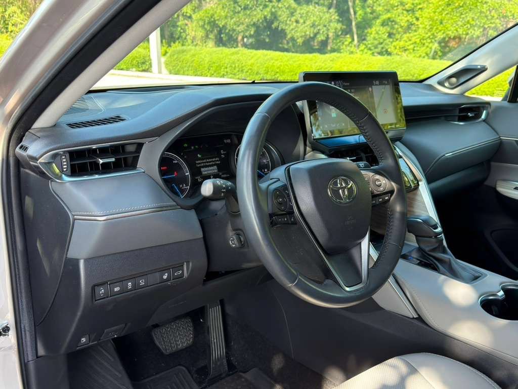 Used 2022 Toyota Venza Limited w/ Advanced Technology Package AWD/4WD image 11