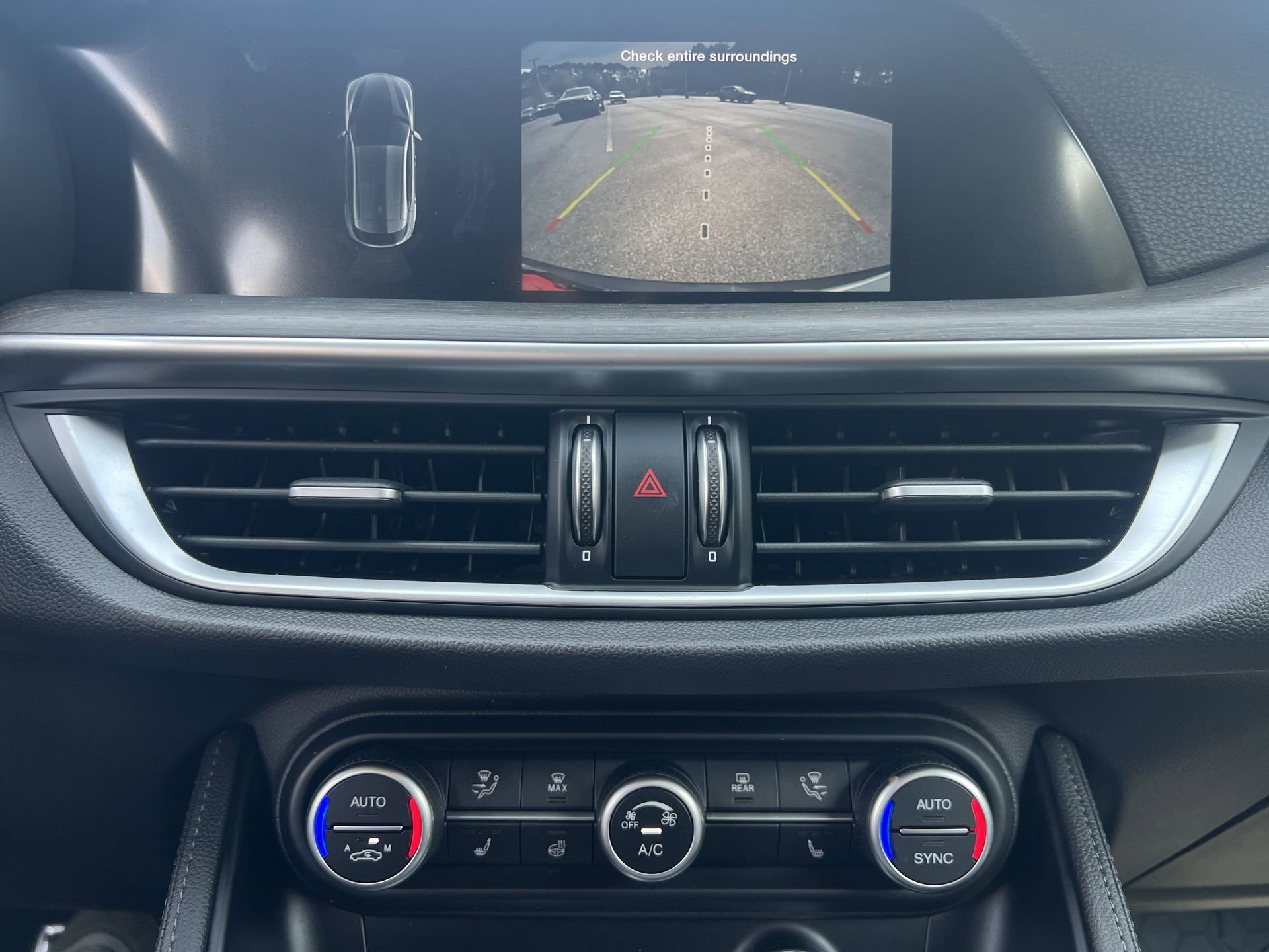 Used 2023 Alfa Romeo Stelvio Ti image 4