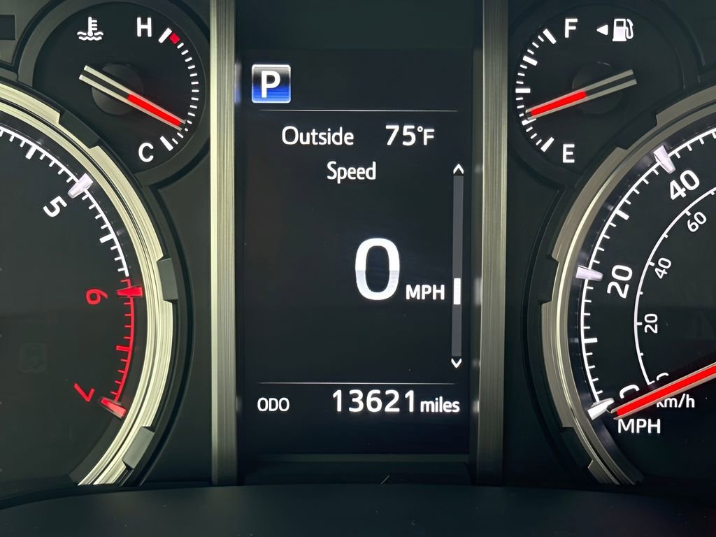 Used 2024 Toyota 4Runner Limited AWD/4WD image 27