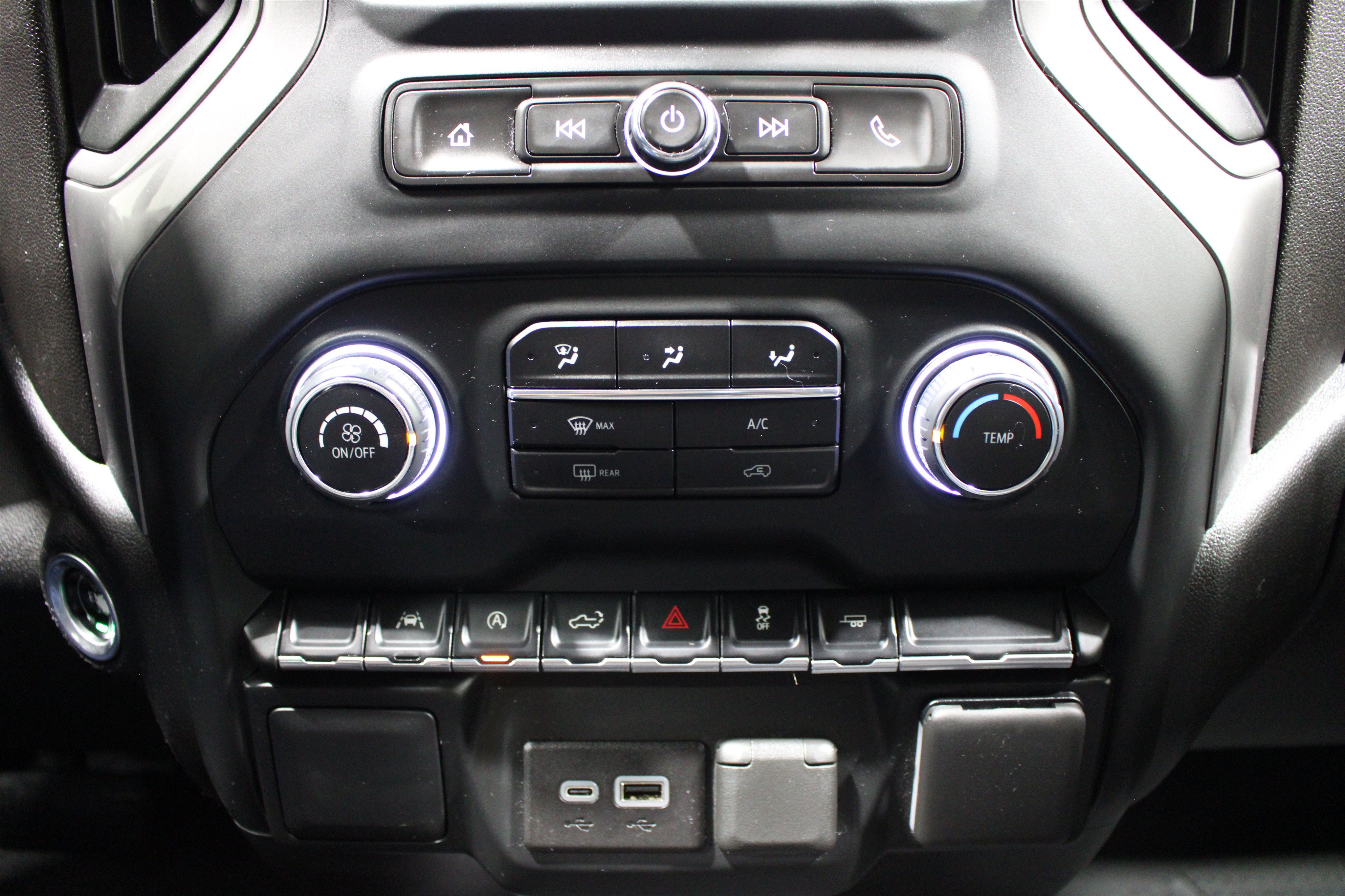Used 2024 Chevrolet Silverado 1500 Custom RWD image 16