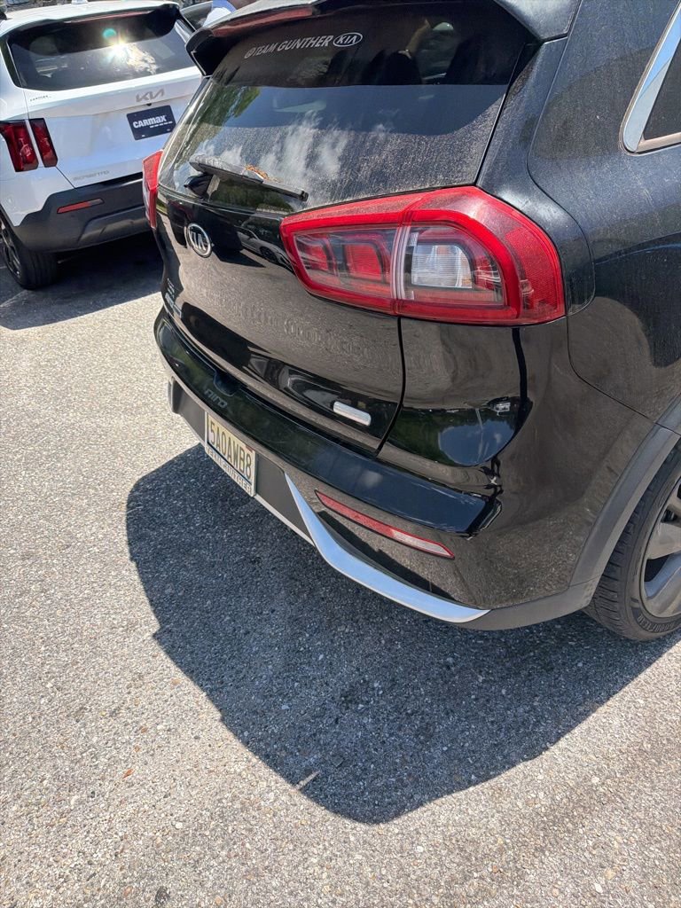 Used 2017 Kia Niro EX image 14