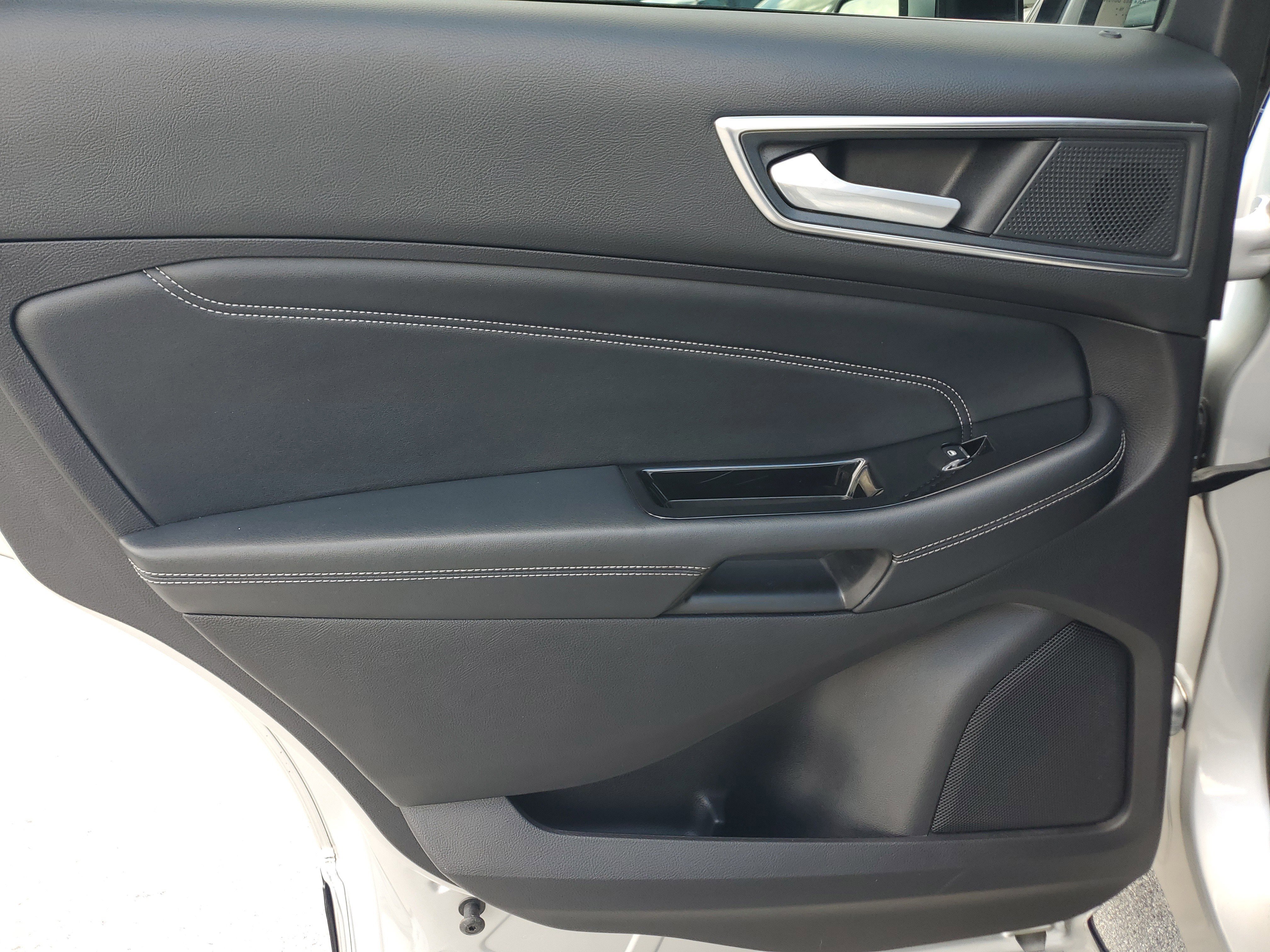 Used 2019 Ford Edge Titanium w/ Equipment Group 301A image 27