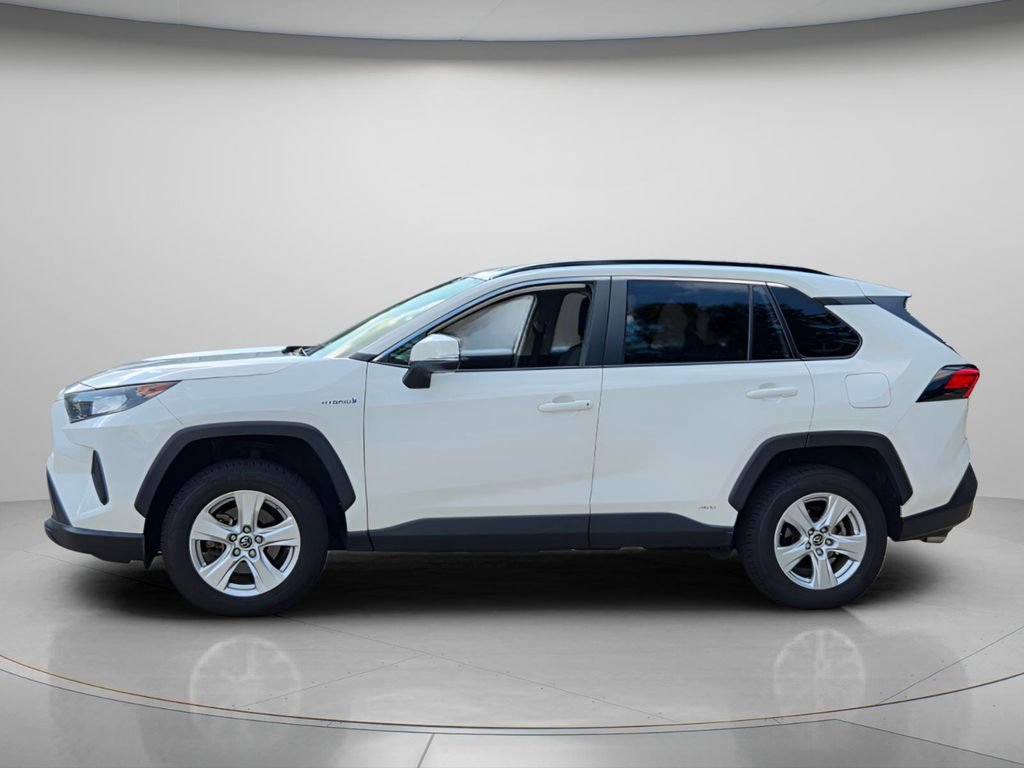 Used 2019 Toyota RAV4 LE w/ Carpet Mat Package AWD/4WD image 3