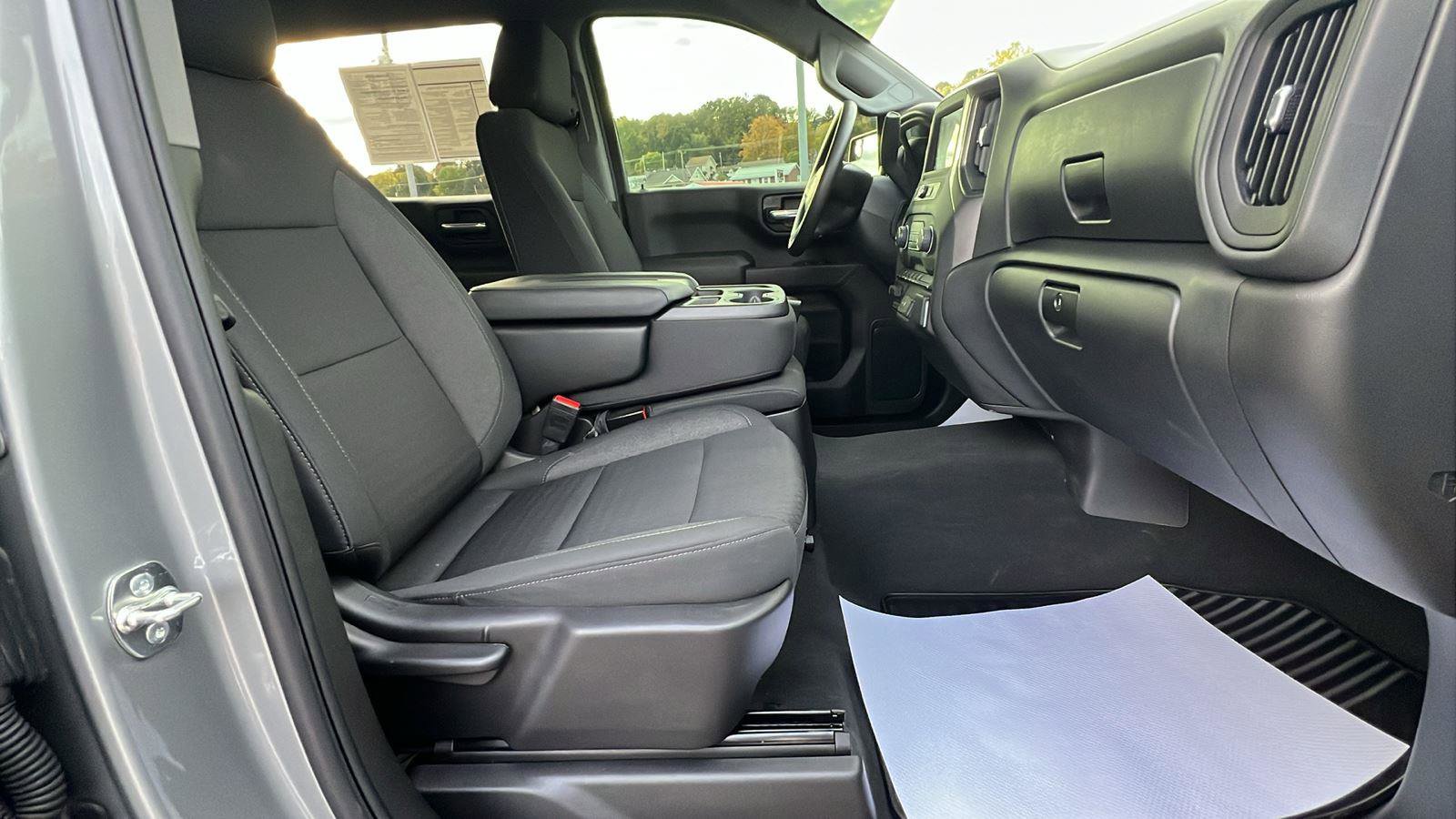 Used 2025 Chevrolet Silverado 1500 Custom w/ Turbomax Blackout Package image 13