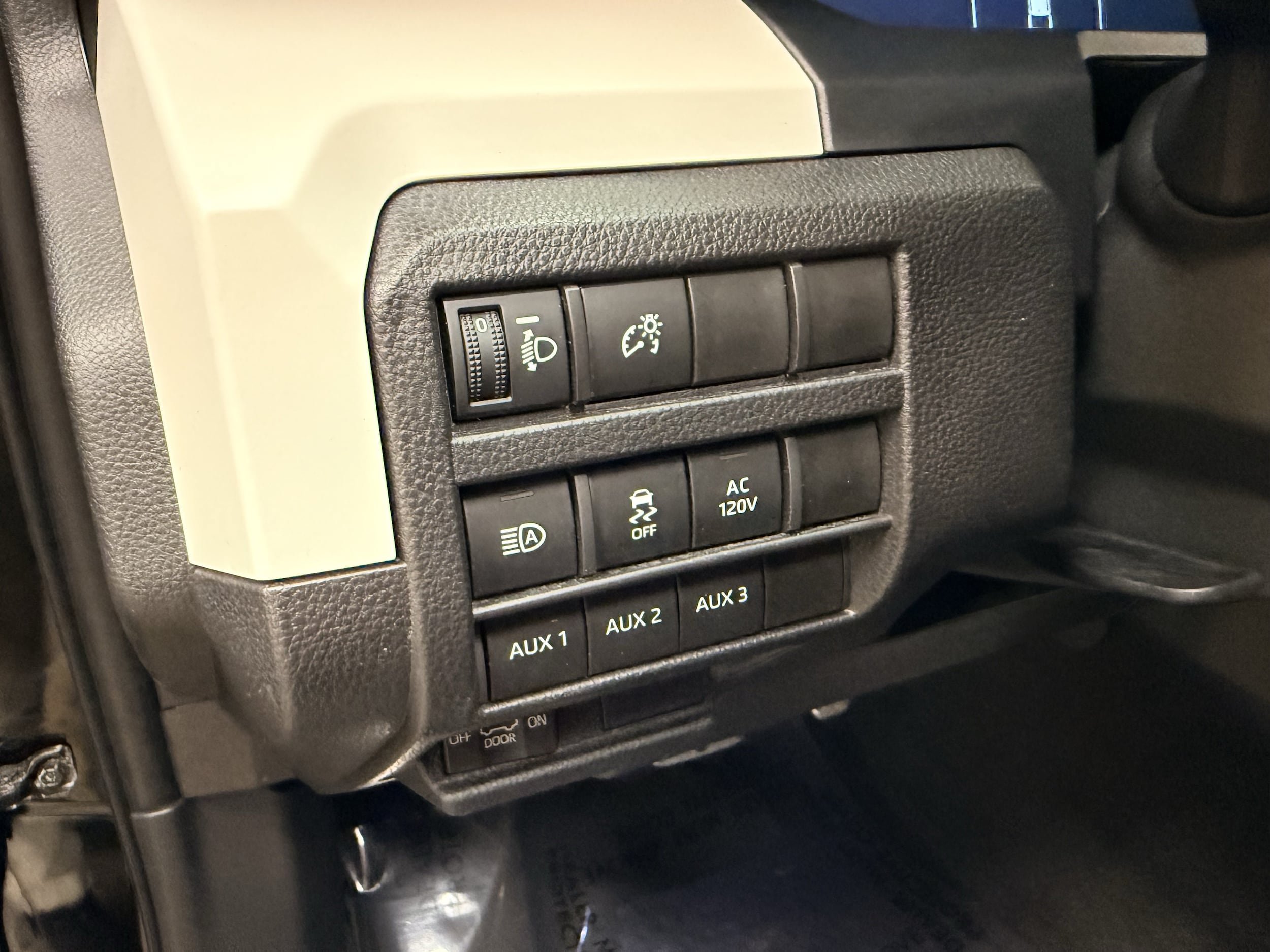 Used 2024 Toyota Tacoma TRD Sport w/ TRD Sport Upgrade Package AWD/4WD image 40