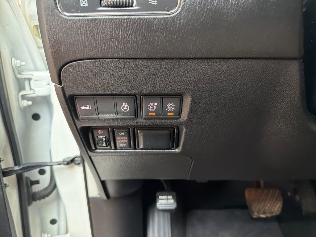Used 2019 Nissan Armada Platinum w/ Captain's Chairs Package image 26