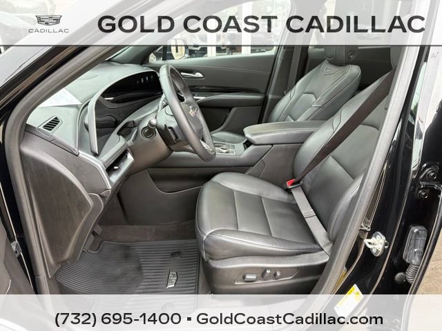 Used 2024 Cadillac XT4 Luxury w/ Cold Weather Package AWD/4WD image 16