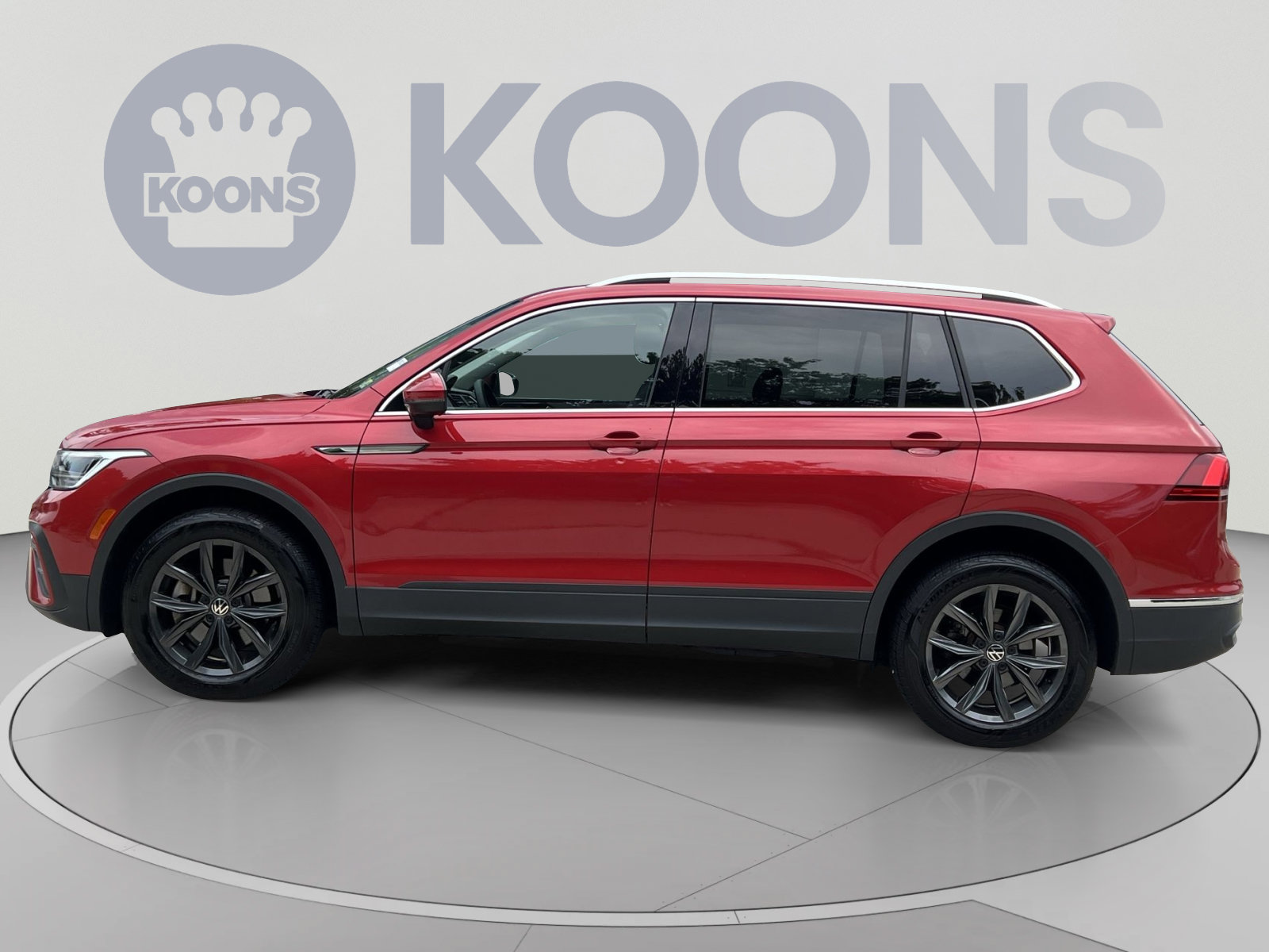 Used 2022 Volkswagen Tiguan SE AWD/4WD image 2