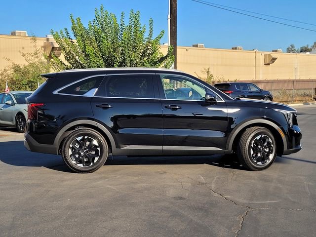 New 2026 Kia Sorento S w/ S Panoramic Sunroof Package image 4