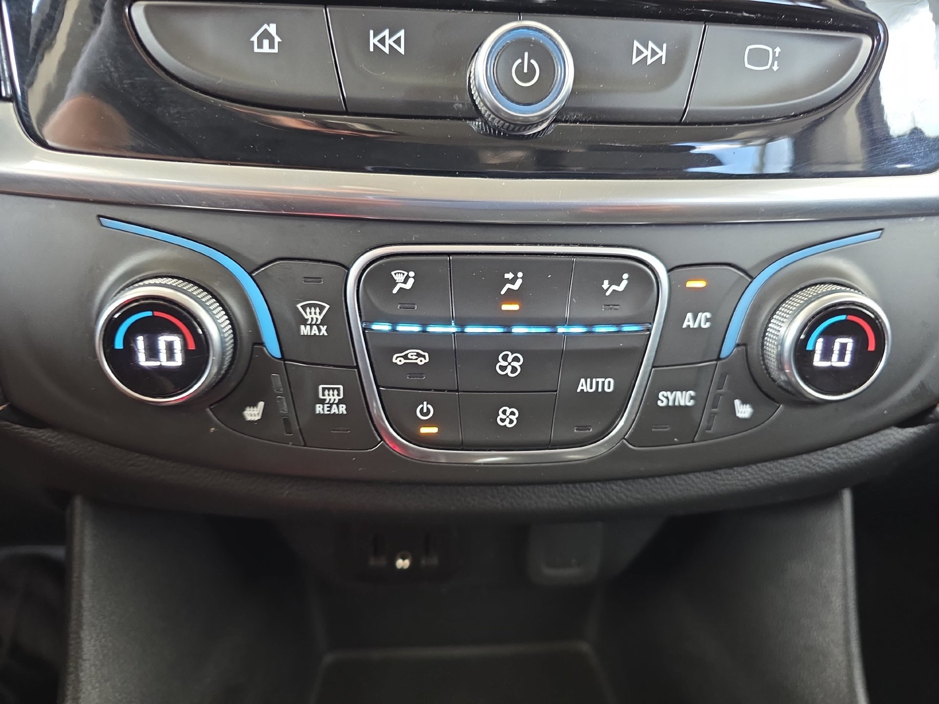 Used 2019 Chevrolet Traverse LT AWD/4WD image 24