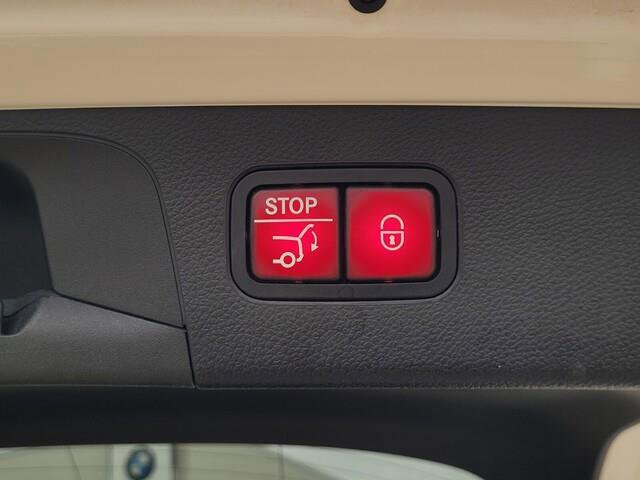 Used 2020 Mercedes-Benz GLC 300 4MATIC image 9